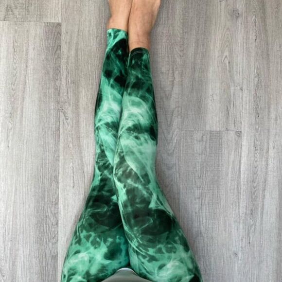 LuLaRoe Halloween Tie Dye Green Smoke Leggings Black TC2 Plus Size 20-24 - Picture 3 of 4